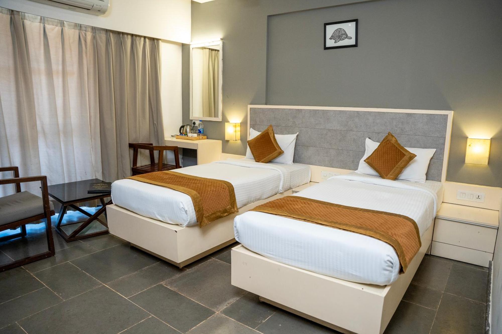 Hotel Dwarawata Dharwad Extérieur photo
